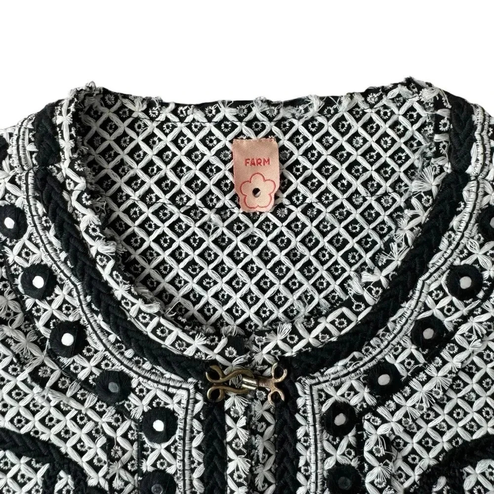 FARM Rio Abstract Black and White Geometric Woven Cardigan - Picture 5 of 14